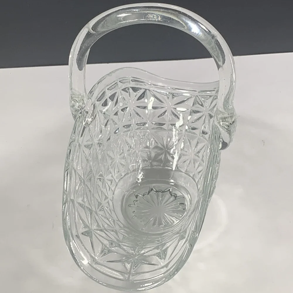 L.E. Smith Clear Pressed Glass Basket Daisy Button Pattern Applied Handle Vtg